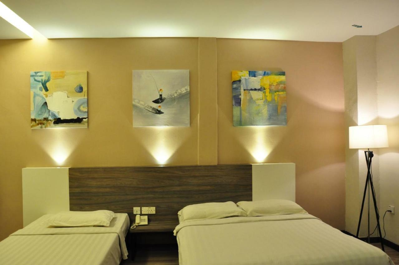 Frazel Inn Hotel Parit Buntar Exteriör bild