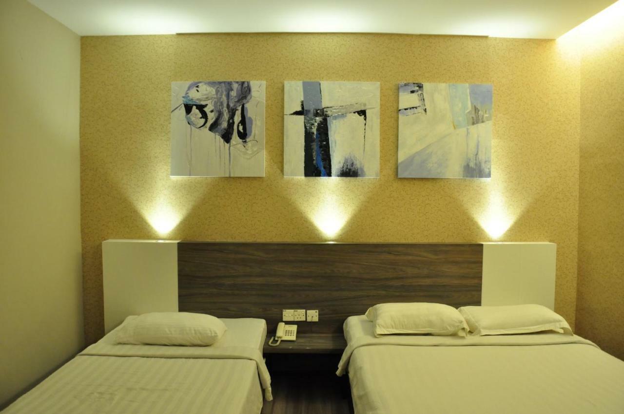 Frazel Inn Hotel Parit Buntar Exteriör bild