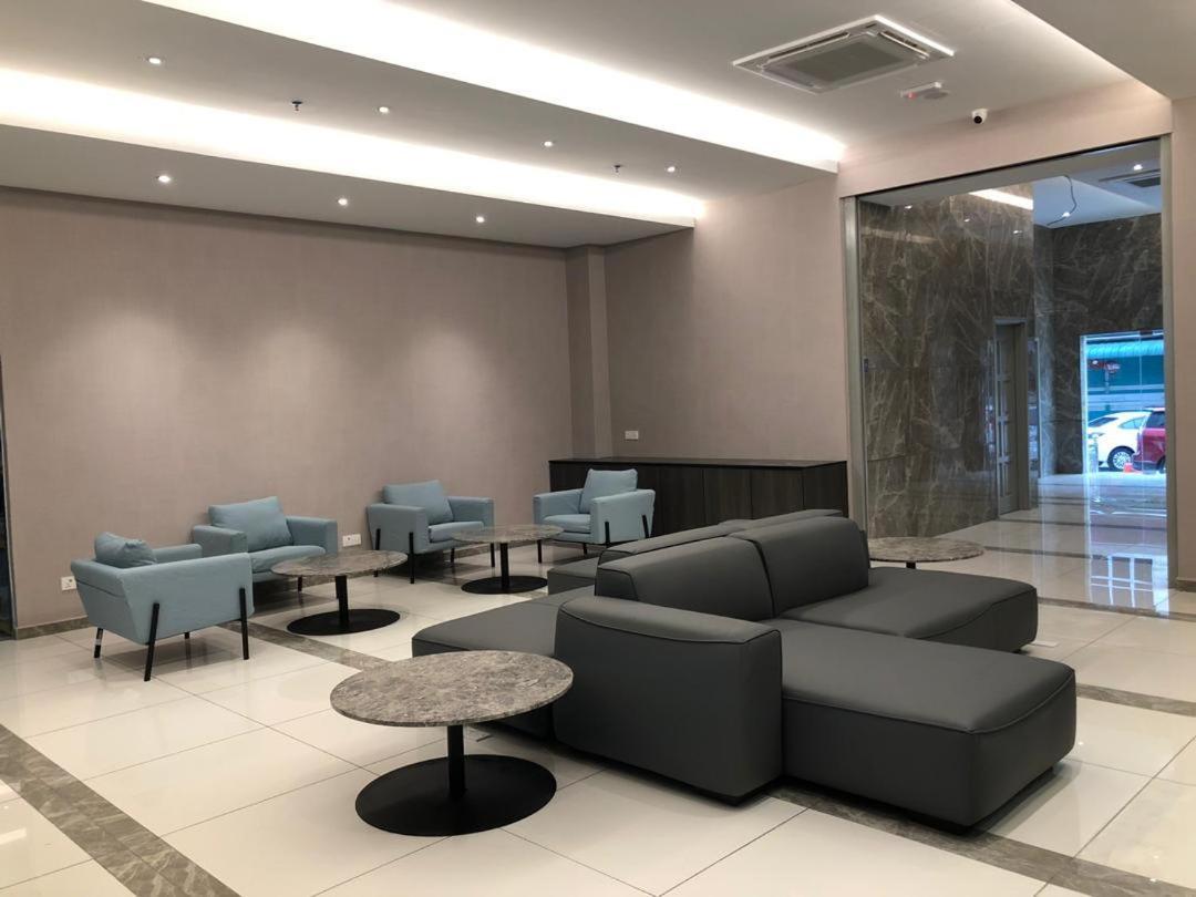 Frazel Inn Hotel Parit Buntar Exteriör bild