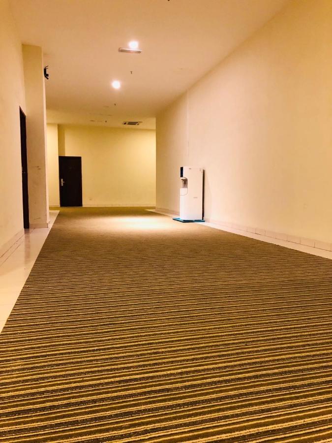Frazel Inn Hotel Parit Buntar Exteriör bild
